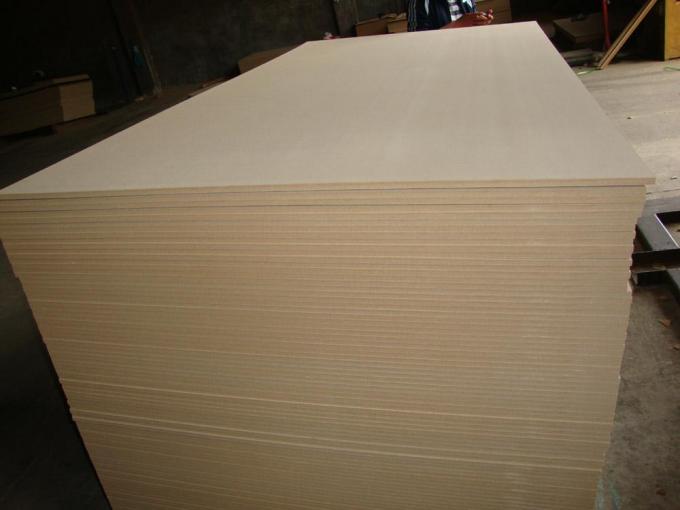 Cartone di fibra ad alta densità crudo/normale riveste il pannello di legno impermeabile del materiale della fibra